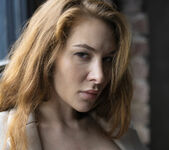 Maggie Z - A Living Sculpture - Stunning 18 10