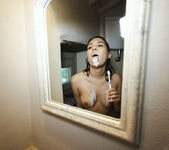 Ellie Luna: Time To Shower - Watch4Beauty 7