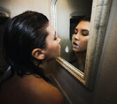 Ellie Luna: Time To Shower - Watch4Beauty 8