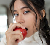 Leyla Grey: I Love It Inside - Watch4Beauty 13