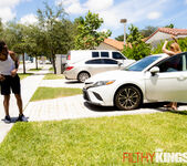 Teen's Giant Big Naturals vs The Handsy Man - Filthy Kings 4