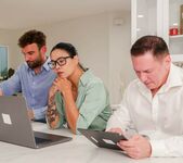 What to do when your boss calls an urgent meeting - Private 5