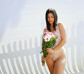 Gia Rosse: Outdoor Studio - Watch4Beauty 6