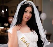 Holly Day, Emma Magnolia - Bachelorette Bet - Girlsway 5
