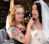 Holly Day, Emma Magnolia - Bachelorette Bet - Girlsway 7