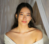 Leyla Grey: It's Like Heaven - Watch4Beauty
