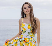 Li Moon: I Love Fresh Air - Watch4Beauty 4