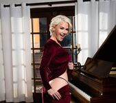 Kit Mercer, Indica Monroe - Sex On The Brain - Girlsway 28