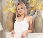 Russian babe Lina Shisuta enjoys DP fucking - Simply Anal
