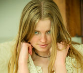 Avril A - Avril - She's an Angel - Stunning 18 17