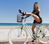 Irene Rouse: Relax On The Waterfront - Watch4Beauty 5