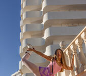 Irene Rouse: She Knows What To Do - Watch4Beauty 7