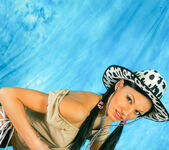 Holle N - Holle - Energetic - Stunning 18 6