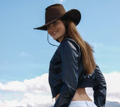 Batty O - Batty - Hot Farmgirl - Stunning 18 6