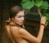Eivor H - Eivor - Grapes in the Garden - Stunning 18 4