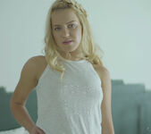 Katherine - Golden Desire - Stunning 18