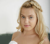 Katherine - Golden Desire - Stunning 18 6
