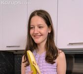Margo Von Teese - Karup's 8