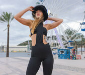Irene Rouse: Her Beautiful Legs - Watch4Beauty 5