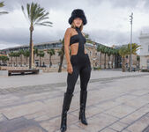 Irene Rouse: Her Beautiful Legs - Watch4Beauty 8