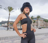 Irene Rouse: Her Beautiful Legs - Watch4Beauty 9