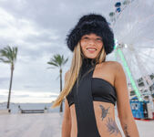 Irene Rouse: Her Beautiful Legs - Watch4Beauty 12