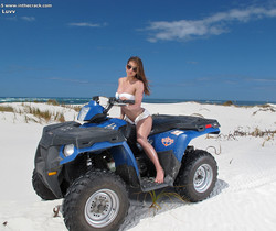 Sara Luvv - InTheCrack - Solo Image Gallery