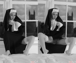 Aya - Girlfolio - Solo Picture Gallery