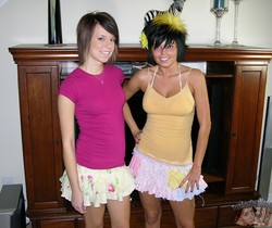 Two Hot Amateur Teens Modeling Nude Together At Same Time - Amateur Nude Pics