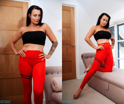 Kelli Smith - Waiting Here - Skin Tight Glamour - Solo Sexy Gallery