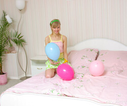 Cindy B - Cindy - Balloons - Stunning 18 - Teen Sexy Gallery