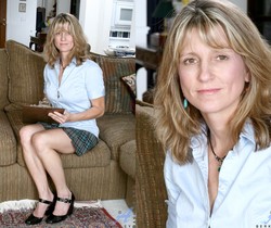 Berkley - Cougar Spreading - MILF Sexy Photo Gallery