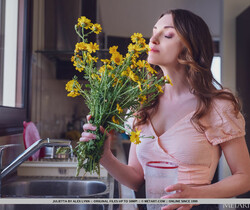 Julietta - Summer Flower - MetArt - Solo HD Gallery