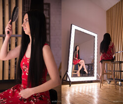 Veronica Snezna - Mirror Mirror - Erotic Beauty - Solo Nude Gallery
