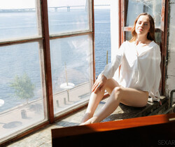 Margot Ferns - Bright Delight - Sex Art - Solo Nude Gallery