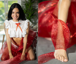 Dulce: Xmas Present - Watch4Beauty - Solo Nude Gallery