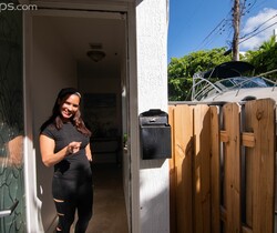 Nikki Starlett - Karup's - MILF Picture Gallery