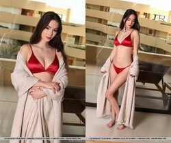 Liz Ocean - Red Reveal - MetArt - Solo Nude Gallery