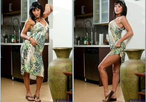 Lezley Zen - Seduced By A Cougar - MILF Nude Pics
