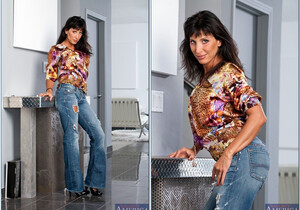 Lezley Zen - My Friend's Hot Mom - MILF Sexy Gallery