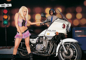 Busty blonde Gina Lynn sucks and fucks a cop - Hardcore Picture Gallery