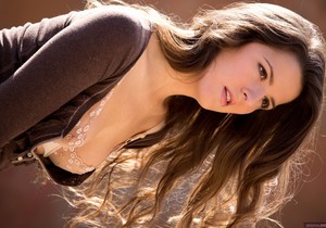 Coco Rose Spreads Her Legs Wide Open - Solo Sexy Gallery
