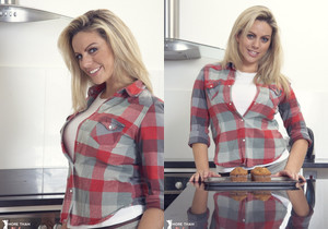 Kate Banks - Muffins And A Secret Treat - More Than Nylons - Solo Sexy Photo Gallery