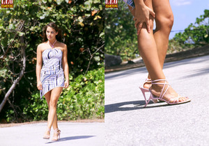 Heather - Bare Beachcomber - Leg Sex - Feet Sexy Photo Gallery