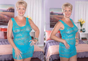 Tracy Licks - Roaring Cougar - Naughty Mag - Amateur HD Gallery