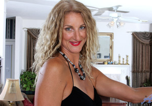 Zoe Marks - American Milf - Anilos - MILF Porn Gallery