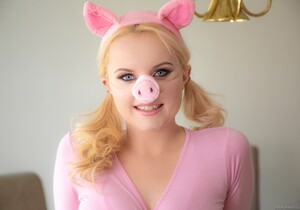 River Fox - River: Gaping, Rimming Anal Fuck Pig! - Solo Sexy Gallery