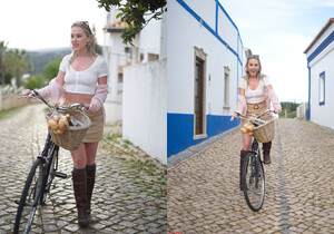 Aston Wilde - Bicicleta - Girlfolio - Solo Image Gallery