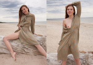 Beach Fun - Luna O. - Femjoy - Solo Hot Gallery