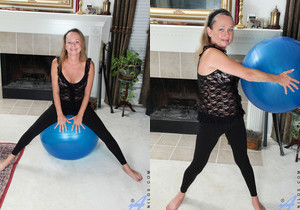 Kashmir - Stretching Pussy Lips - MILF Image Gallery